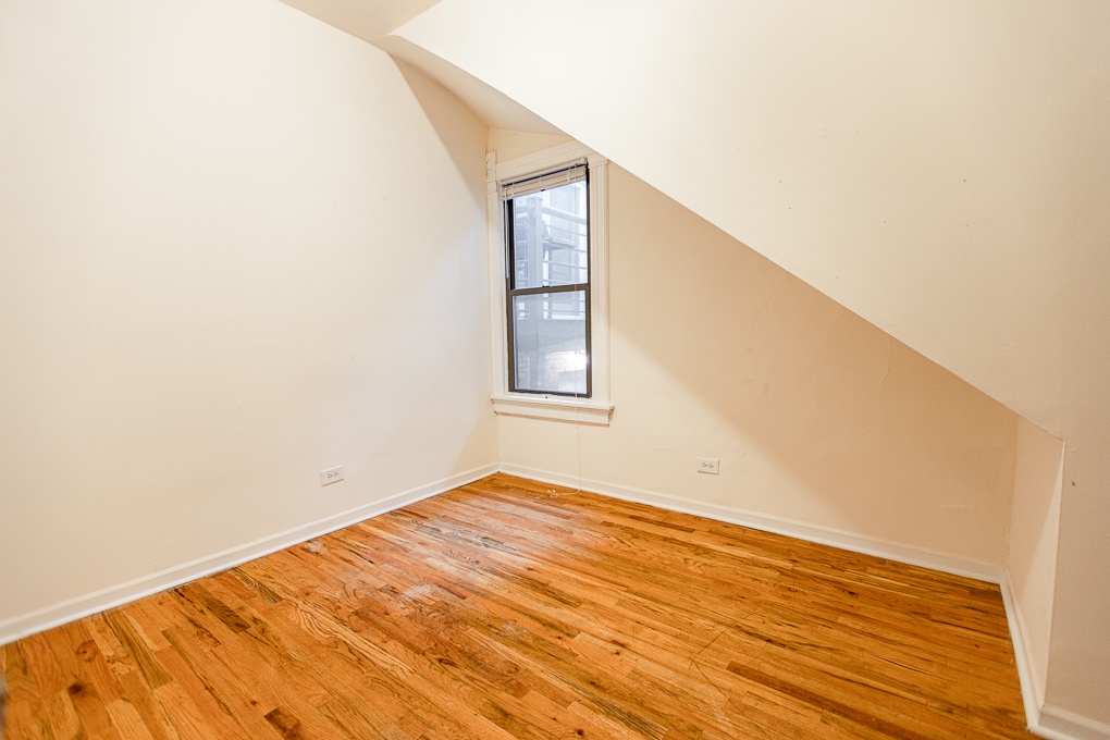 3118 N. Clifton Ave. 3118 N. Clifton Ave., Chicago, IL 60657 Lake View East - Leasing by Cross Street
